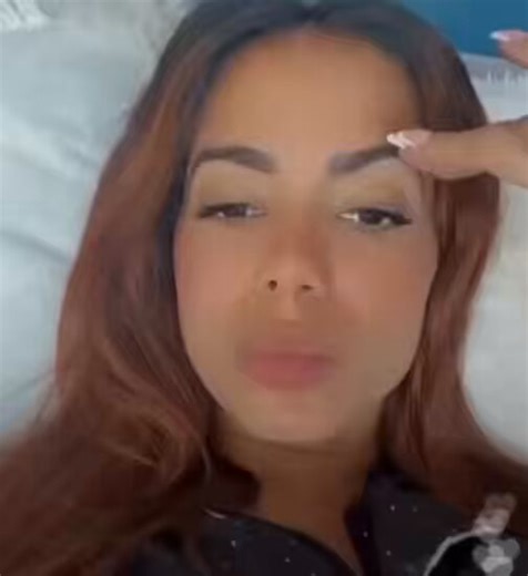 Anitta mutando sua live pra dar um fecho em alguém e recebendo algum desaforo de volta e ficando chocada!