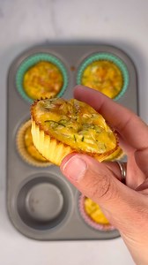 COURGETTE AND FETA EGG MUFFINS - see the full recipe in the comments | Yummy Little Belly