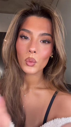 Graduation Pic Makeup Tutorial: Get Glam!