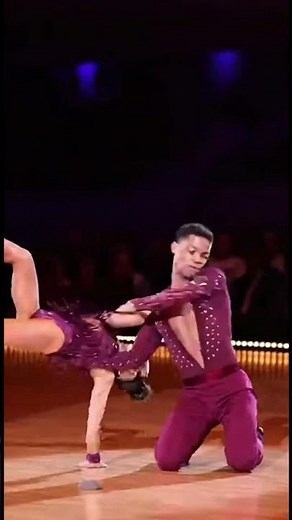 Jaw-Dropping Acrobatic Dance Duo – Just WOW!