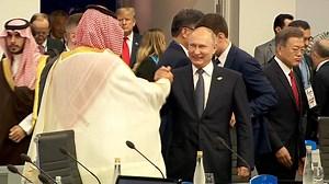 Saudi Prince Gets High-Five From Putin at G-20 Summit