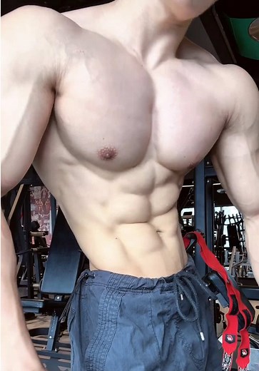 Lean is law 🔥 #gymmotivation #lats #bodybuilding #Fitness #fyp | lats workouts