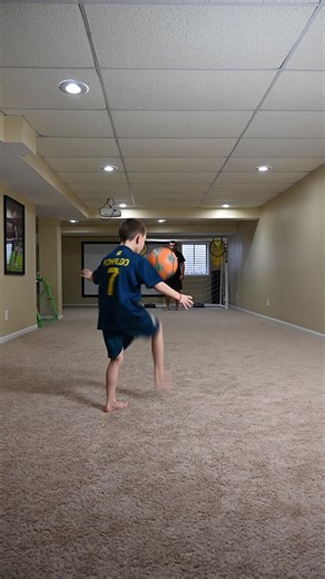 First Touch Magic✨Top Bins⚽️🔥 . . Follow me @james22football ✅ . . #soccer #futbol #futebol #fifa #cr7