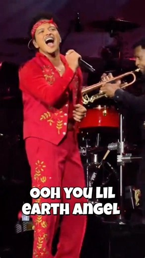 “God Was Showing Off” LIVE by Bruno Mars = Straight Chills from Start to Finish ❄️🔥