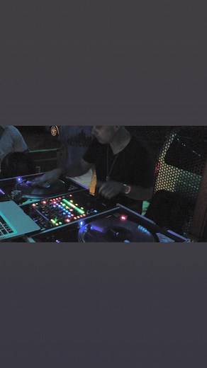 Circa 2015. I don’t even play dubstep but this happened….@skrillex #ghettotech #dubstep #turntablism #detroit | DJ Godfather