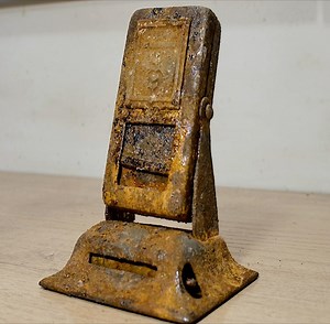 2.4M views · 19K reactions | Restoration of a very old and RUSTY perpetual calendar | Pretty Restoration | Facebook