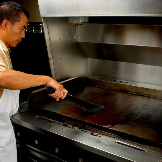How to Clean a Flat Top Grill: Fast, Easy, and Rust-Free - Kitchen Guru