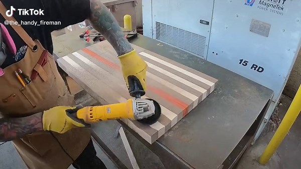 Thin Red Line Hardwood Flag Crafting Guide