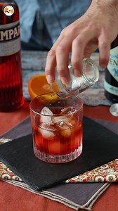 12K views · 53 reactions | Negroni, le cocktail italien parfait pour l'apéritif! Ingrédients : 3 cl de gin 3 cl de bitter (type Campari) 3 cl de vermouth rouge (type Martini Rosso) 1 tranche d'orange glaçons ➡️La recette en cliquant ici : https://www.ptitchef.com/fid-1581719 #negroni #cocktail #recettefacile #cuisinefacile #recette | Les recettes vidéo de Ptitchef.com | Facebook