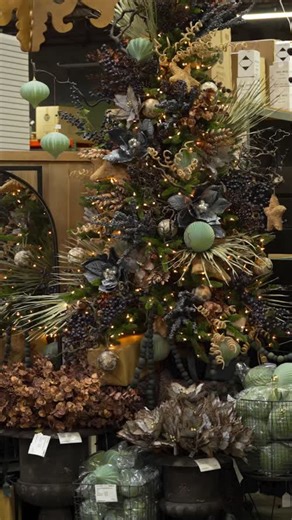 A warehouse full of holiday magic. 🎄 From wreaths of winterberry, a spectacle of ornaments and cozy textiles, the South Sound’s Christmas décor destination is fully stocked. Build your displays, prep your installs, and fill your shop with the season’s best textures and colors. Explore what's new for your holiday lineup. 📍 Tacoma • Spokane • Boise 🔗 washingtonfloral.com | Washington Floral Service Spokane