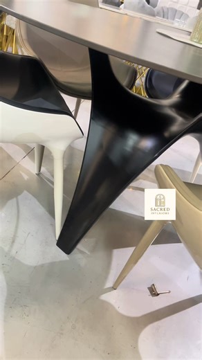 Stylish Four/Five Seater Round Tables for Your Home