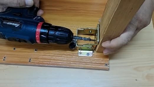 Folding table leg installation and physical demonstration