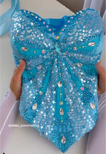 Creating a Stunning Elsa Costume from Scratch