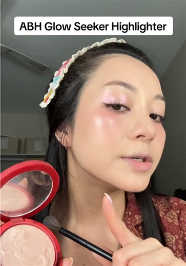Anastasia Beverly Hills Glow Seeker Highlighter Review