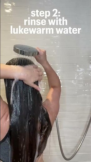HOW TO WASH YOUR HAIR PROPERLY | Healthy Hair Tips #SHORTS #YouTubePartner