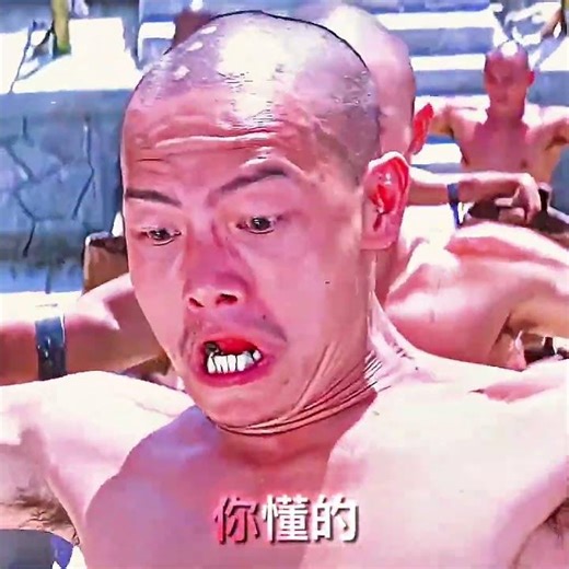 The 36th Chamber of Shaolin | He practices his arm strength by carrying water across the bridge⚔️🥋