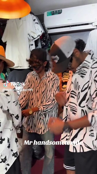 MR.handsome (@mrhandsome199) - Discover Stylish Popcorn Long Sleeve Shirts