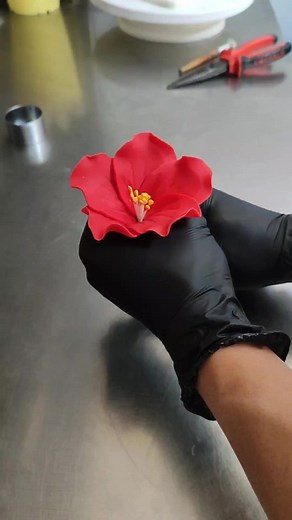 Basic Fondant Hibiscus Flower #cake #cakeph #caketok #cakeart #cakedesign #tiktokviral #cakedecorating #tiktokphilippines🇵🇭 #dubai #fyp #uae #ofw #caketopper