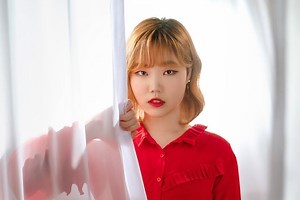 Watch: AKMU's Lee Soo Hyun Sings Official Korean Cover Of "Reflection" For Live-Action Film "Mulan" | Soompi