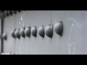 Como um rebite fixa chapas e preenche um furo?