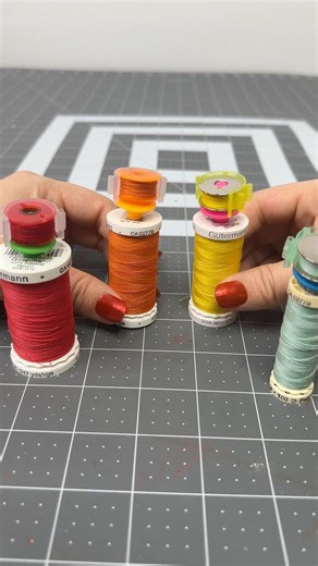 How to storage your threads and bobbins #diy #sewing #sewingsupplies #sewinghacks
