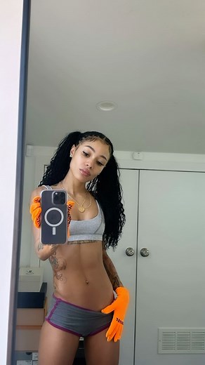 Coi Leray 🆑 on Instagram: "🍦 🍋 🚘 PHOTO DUMP ^_^ *