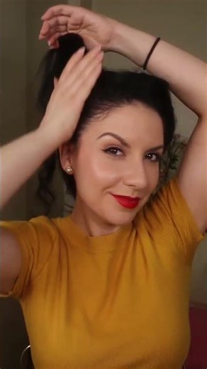 ✨ Easy everyday 1940s hairstyle ✨ ♥️ Comment SHOP and I’ll DM you all the links Teasing brush: