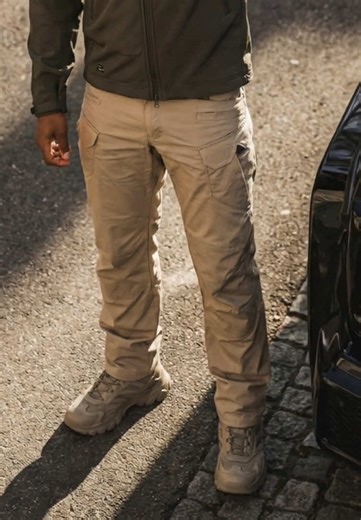 These solid color tactical work pants are built tough. Waterproof, abrasion-resistant, and warm enough for fall and winter—made for outdoor training, daily wear, and everything in between.#mensfashion #cargopants #ootd #tiktokshop #outdoors