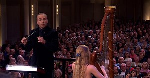Jamai dirigeert solo harpiste in halve finale Maestro