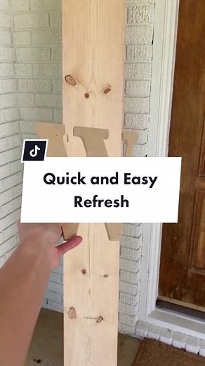 Easy sign tutorial #GetCrocd #GoForTheHandful #frontporchdecor #diyhacksforgirls #decortips4you #signtutorial #springtime #decorhacks