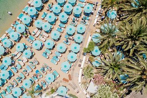 Nammos Mykonos — Beach Club in Mykonos, Greece | Guide Sandbeds 2026