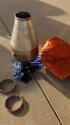 Ozone converter replacement on the Boeing 787 🔧 . . . #Boeing787 #Dreamliner #AircraftMaintenance #AviationEngineering #AvGeek #AviationTech #AircraftMechanic #AeroEngineering #FlightDeck #MaintenanceLife #AircraftSystems #EngineeringInAction #AviationDaily #TechInTheSky #aviationlovers | The Pilot