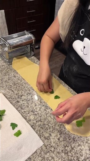 Pressed Herb Pasta: Laminating Parsley into Fresh Pasta Dough