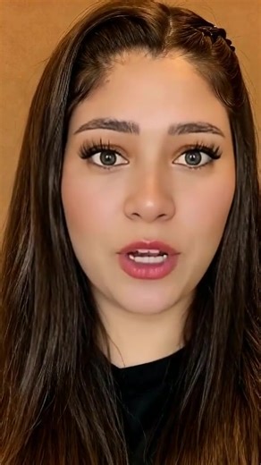 te envió un video 📸 · hace 2 minutos. . . Diez hechos desconocidos sobre #Films........1. La primera película jamás realizada fue "Roundhay Garden Scene" en 1888, dirigida por el inventor francés Louis Le Prince.2. La primera película de Hollywood fue "El hombre india" en 1911, dirigida por Oscar Apfel y Cecil B. DeMille.3. La primera película en 3D fue "El poder del amor" en 1922, dirigida por Nat G. Deverich y Harry K. Justo.4. La primera película con sonido fue "The Jazz Singer" en 1927, dir