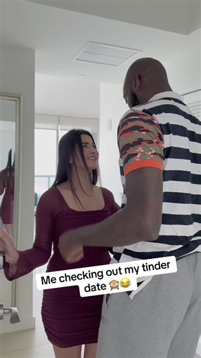 Checking Out My Tinder Date: A Fun Experience