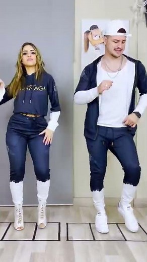 Tutorial Bachata - Basic Step | Simone y Danila Bachata