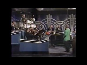 The Tonight Show Starring Johnny Carson - Doc and the Band Mess Up the Theme! - Jan 1992