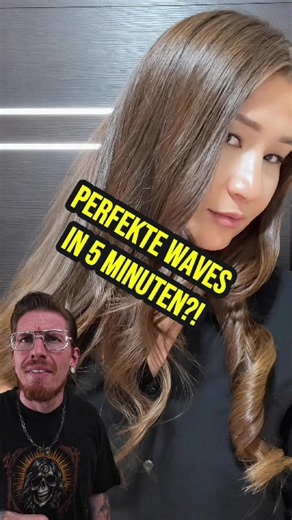Als ich noch langhaarig war, hab ich den Hack von @aid.cco schonmal getestet und für fake befunden. Ich gebe Hair Hacks aber immer mehrere Chancen und diesmal musste Agnes hairhalten. Besser als beim letzten Mal aber mir wäre es zu schwach.😅🫶🏻 Du willst mich und meine Haartipps nicht nur auf deinem Bildschirm, sondern live erleben? Dann sicher dir jetzt dein Ticket und komm zu meiner Show! https://www.ticketmaster.de/artist/tom-hannemann-tickets/1342464 #Haare #Friseur #Aufklärung #DIY #beach