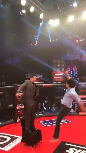 Tiger Shroff showing off his MMA moves in the cage!