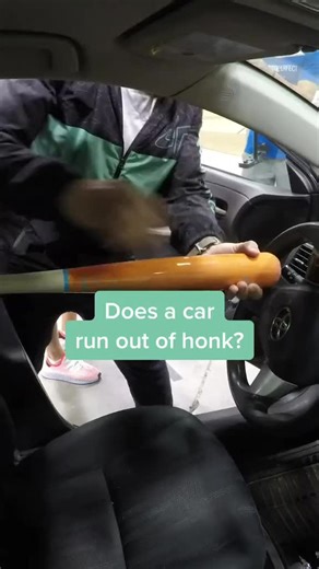 WE’RE TESTING HOW LONG THE CAR HORN CAN LAST! 😳🔊#CarHornChallenge 🔊 #HowLongCanItGo 🚗 #UKTikTok 🇬🇧 #WatchTillTheEnd 👀 #FunnyCarTest 😂 #LoudAndProud 📣 #ChallengeAccepted 💪