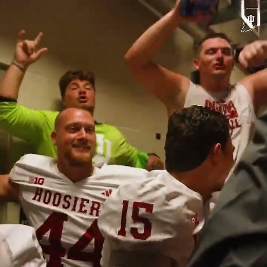 “Win With Class, Sing That Song!” 🗣️ | Indiana Hoosiers Celebrate Huge Win | College Football
