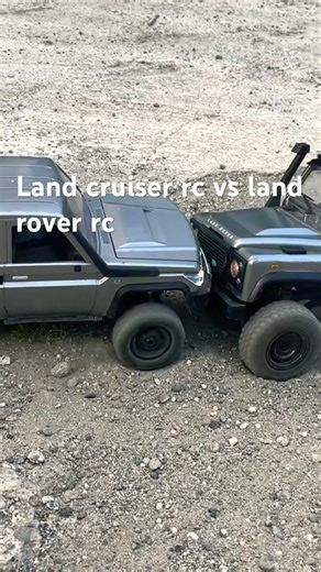 Land rover vs land cruiser who is strong #highlights #viralvideo #landrovervelar #landcruiser