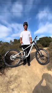 Backflips on a mountain bike are all about good posture 🔥 #mtb #fyp #bike #howto | cheehoo.tv