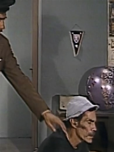 ¡Las grandes manos de Chilindrina en El Chavo!