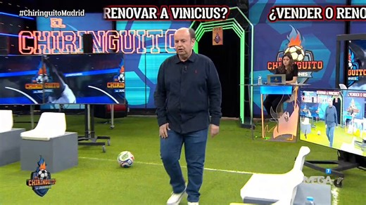 Juste en regardant le match d’hier, il est évident que :Vinicius Jr est un meilleur joueur de football que Mbappé aujourd’hui. Kylian régresse et doit vraiment se remettre en question. Par contre cette manie que le monde du foot a à toujours vouloir dorloter Kylian et lui faire croire qu’il est le meilleur est contre productive même pour lui 👌Qui a compris pourquoi c’est Mbappé qui était MOMT hier et non Vinicius? Juanma a raison, Vinicius doit se barrer de cette Liga. 👌