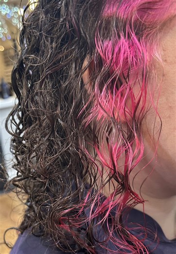 Replying to @Em 👾 they still look cool curly my client just wanted them styled straight and longer than the rest🩷 only video I took sorry