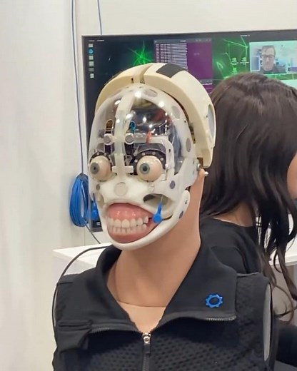 How to Swap the Face of a Robot: Realbotix at CES2025 #ces2025 #robotics