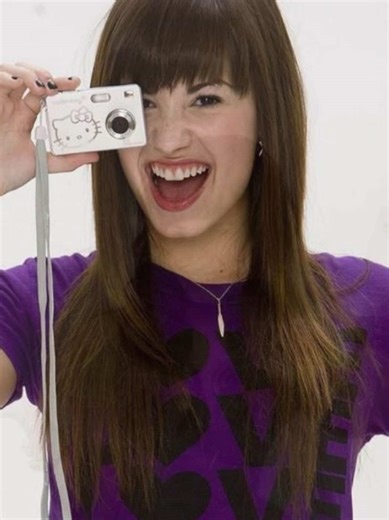 Reliving 2000s Nostalgia with Demi Lovato