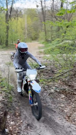 SCREAMING 2-Stroke Hill Climb #2stroke #hillclimb #dirtbike