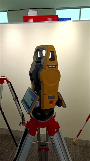 amazing instrument android total station #calibrationservices #dxb_uae_dubai #Autolevel #totalstation